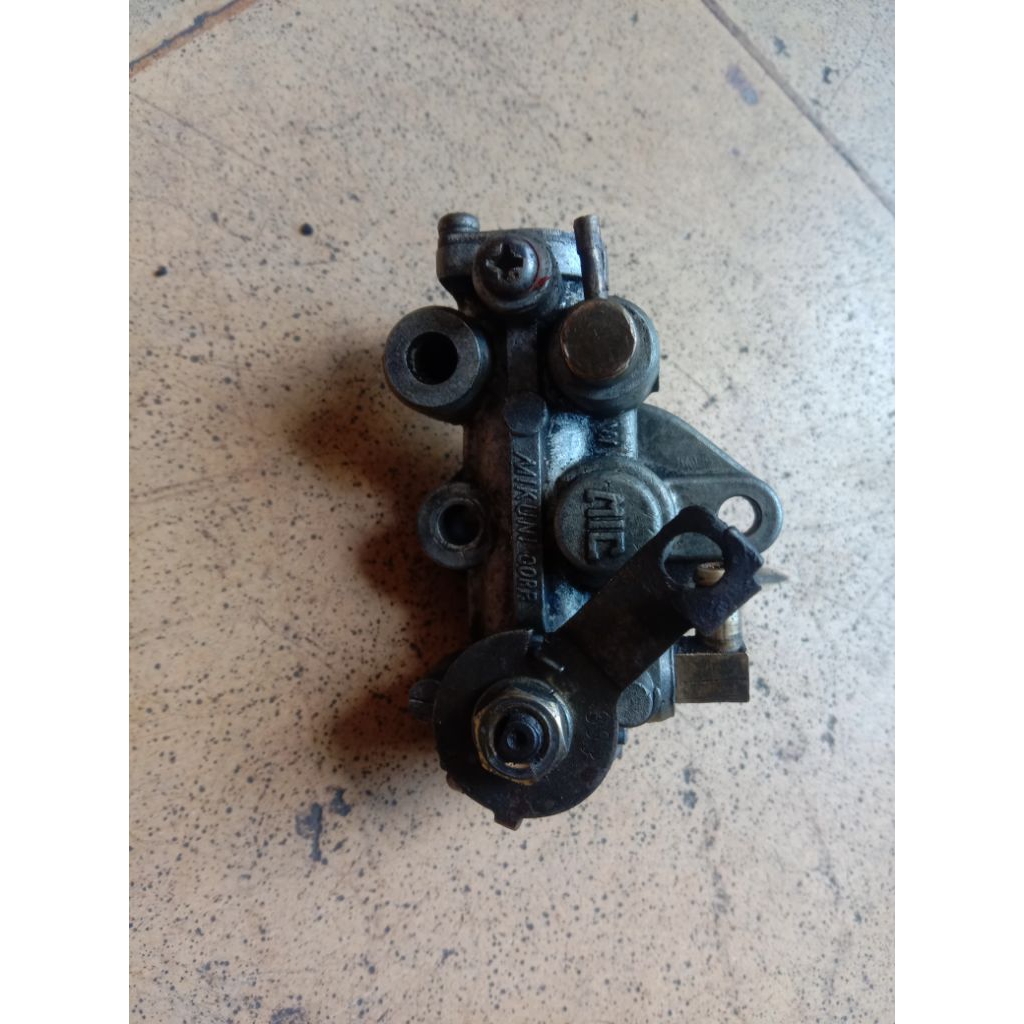 Pompa Oli Samping Suzuki GP100 GP125 TRS TRZ Original