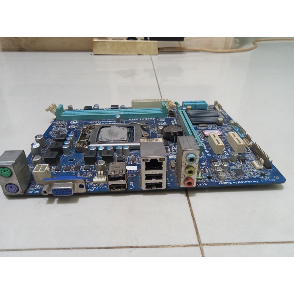 mainboard h-61 Gigabyte second normal
