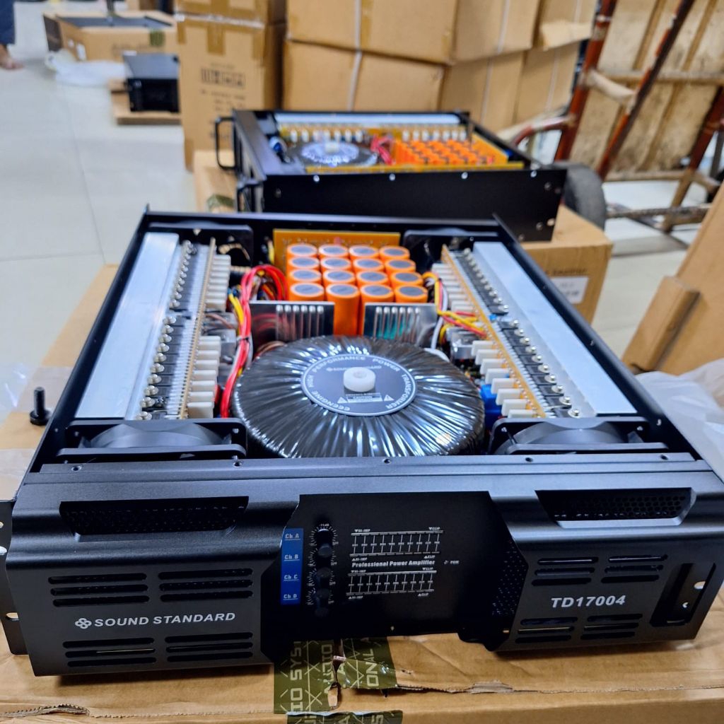 POWER AMPLIFIER SOUNDSTANDARD TD17004