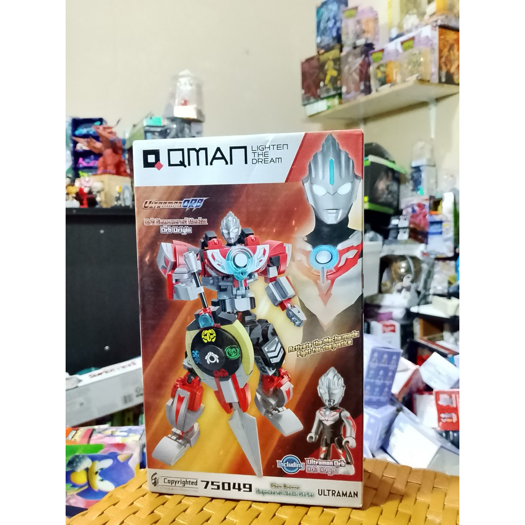 figure Qman ultraman (mecha)