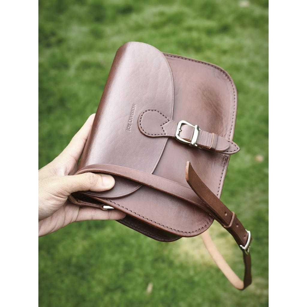 JOYDIVISION HANDMADE CLASSIC mini Sling kulit asli tebal no minus Preloved LIKE NEW no minus no kiki