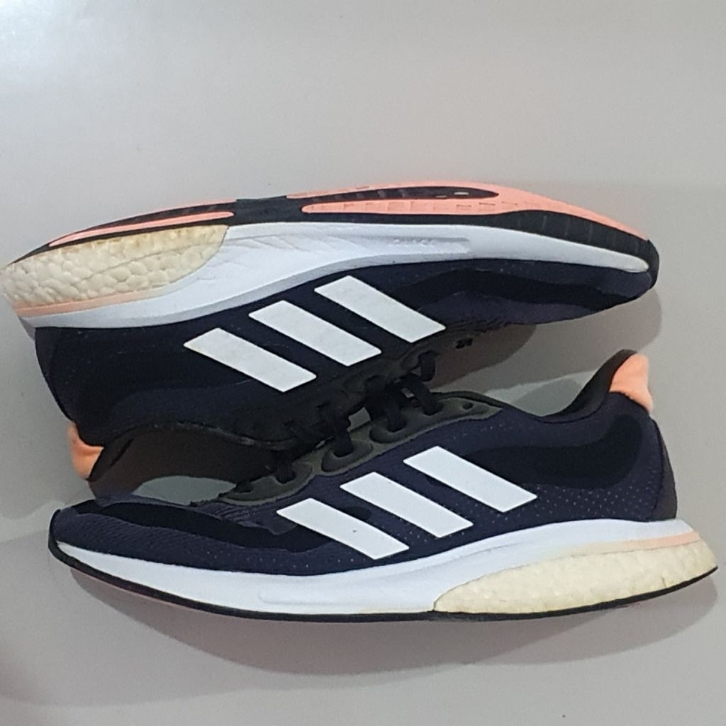 Sepatu Adidas Wmns Supernova