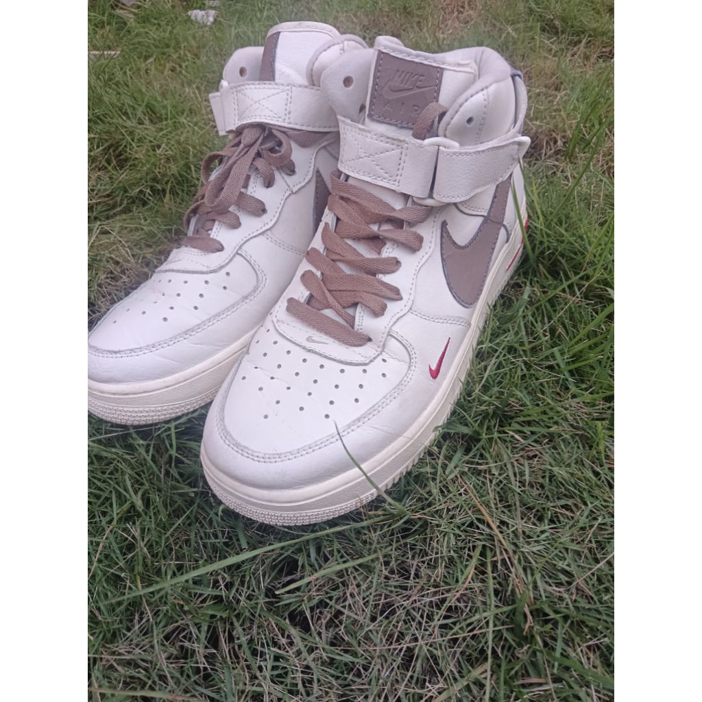 SEPATU NIKE AIR FORCE 1