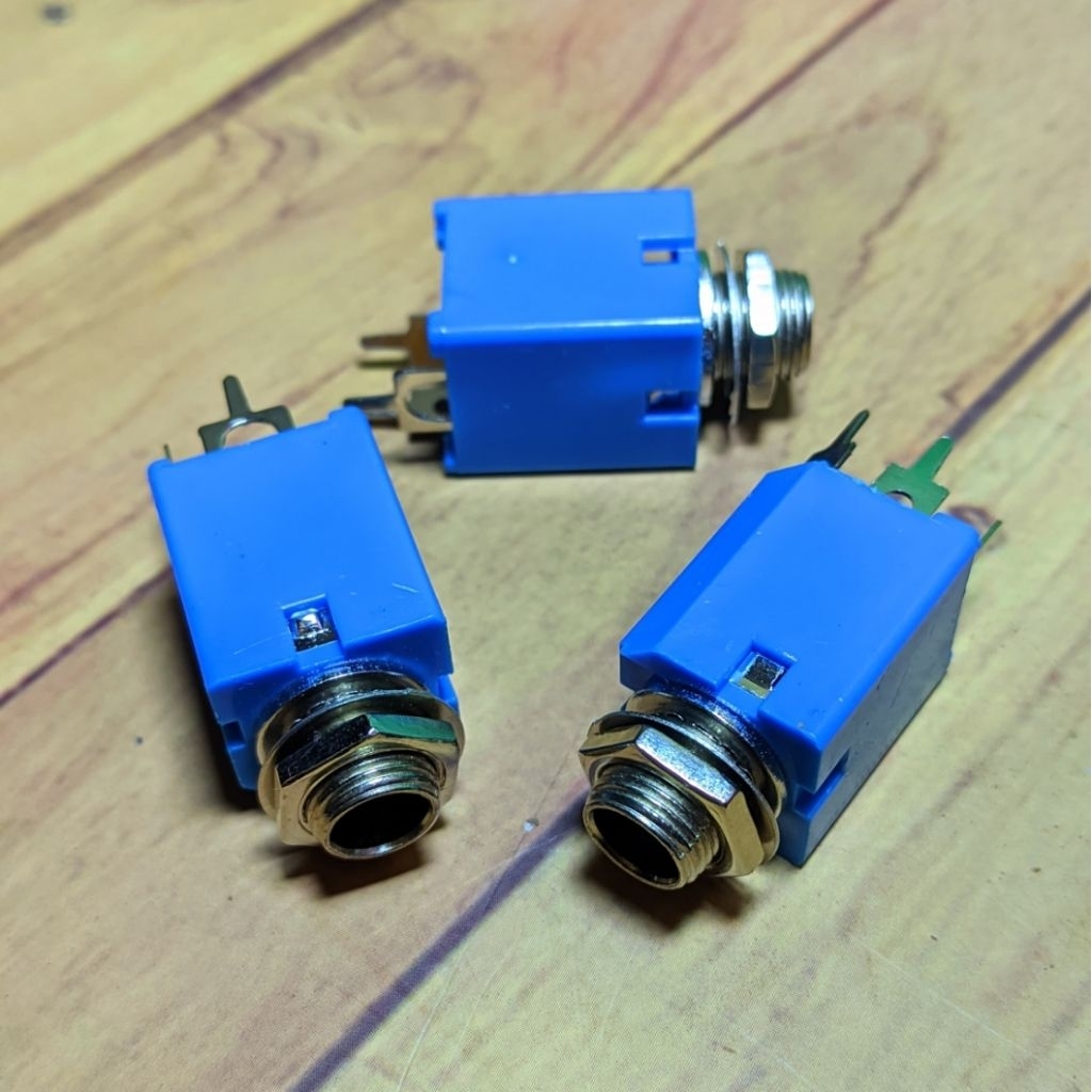 SOCKET AKAI MONO BIRU 3 PIN KOTAK SOKET MIC KUALITAS BAGUS