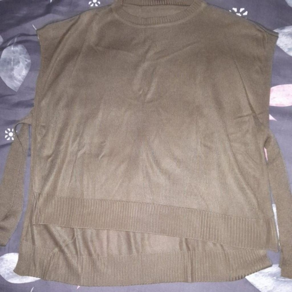 Preloved|Vest Rompi Rajut|Atasan Rajut