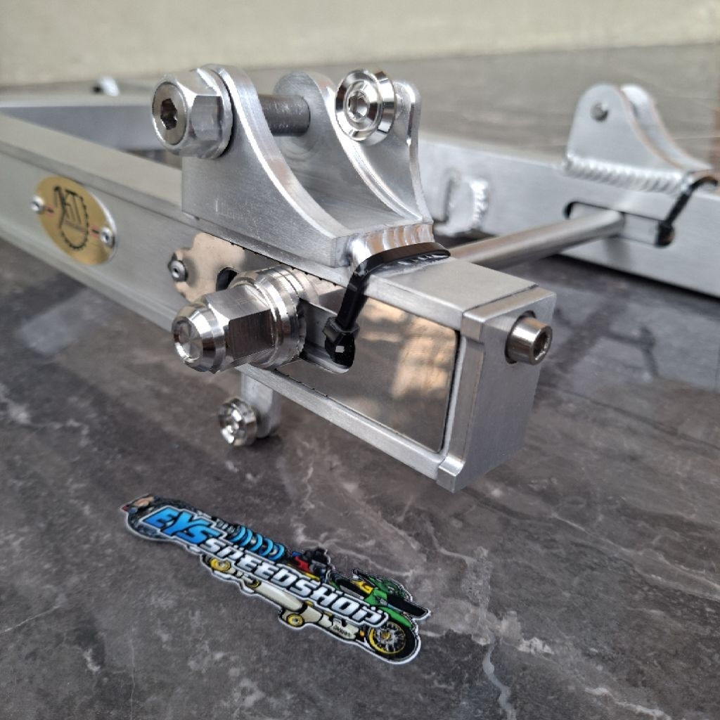 AS RODA BELAKANG ARM NUI DKT WAVE 125 SUPRA 125 KARISMA KIRANA STAINLESS