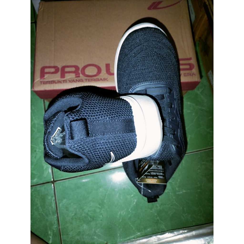 Sepatu new era navy putih