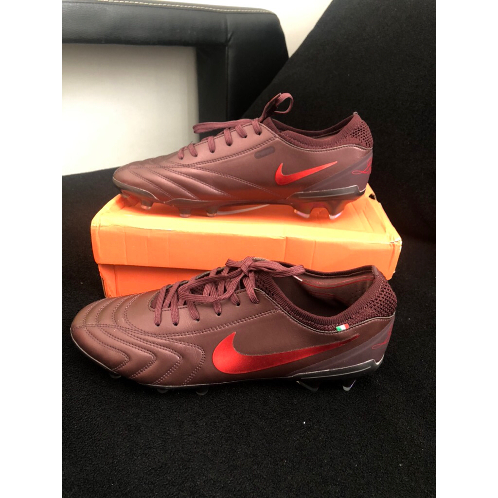 NIKE TIEMPO LEGEND MONTEBELLUNA SEPATU SEPAKBOLA / FOOTBALL BOOTS