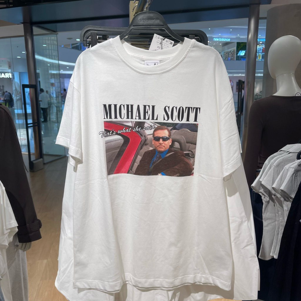 Kaus T-shirt BERSHKA Women Jastip (jasa titip)