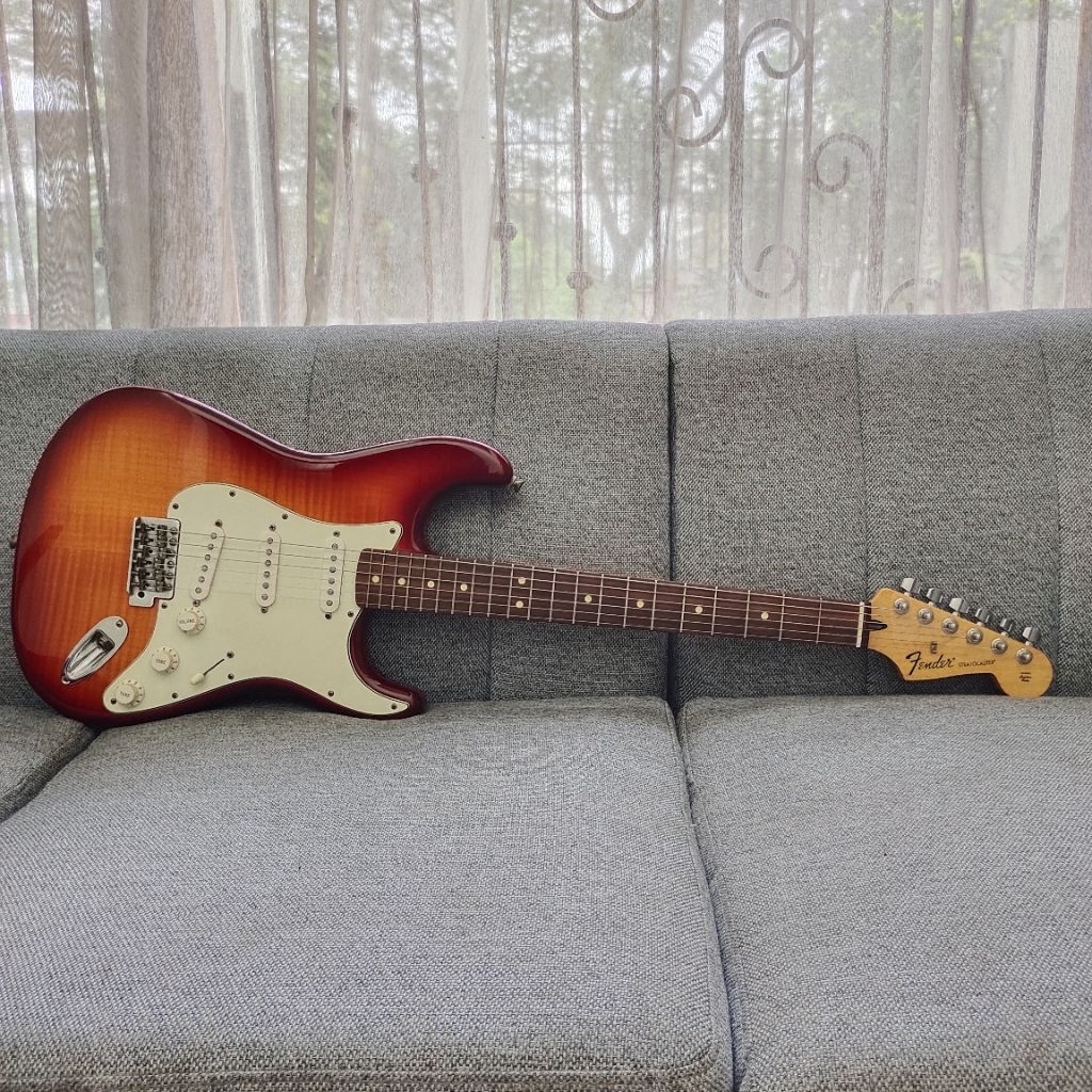 Fender stratocaster standard plus top mexico 2015