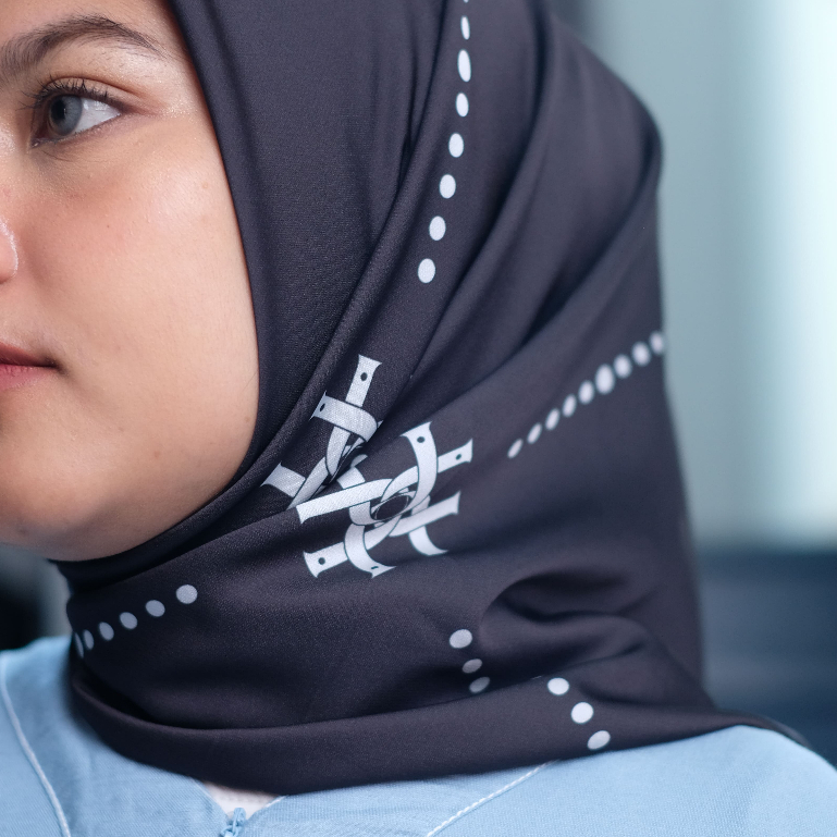 UZWA - MONOGRAM UZWA SERIES [Hijab Printing Segi Empat 140x140]