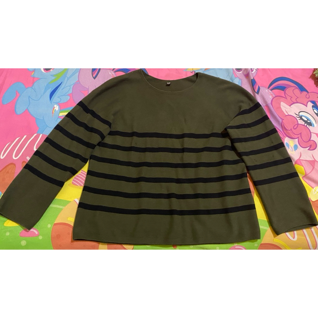 Uniqlo 3D knit cotton crewneck sweater preloved