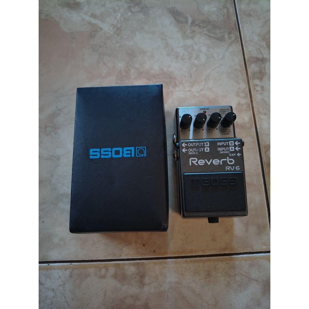 EFEK GITAR BOSS RV 6