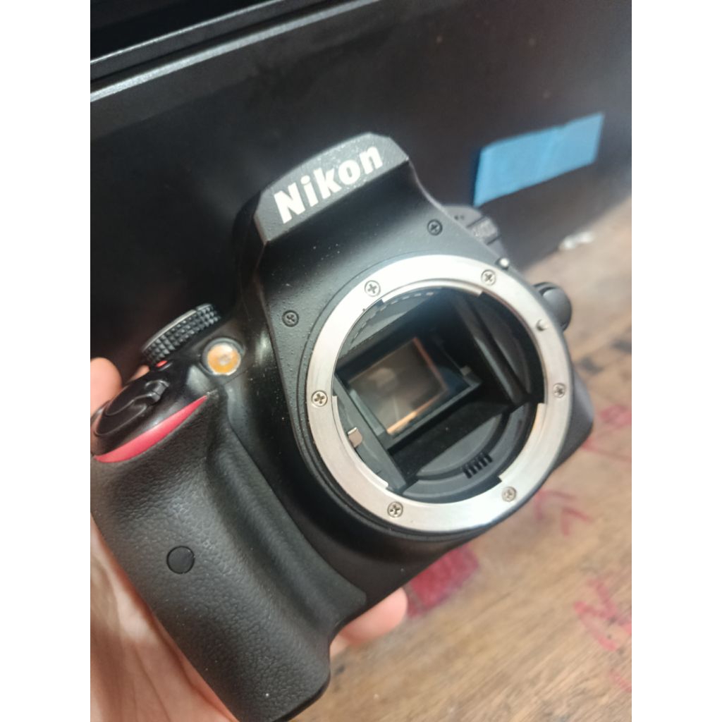 NIKON D3400
