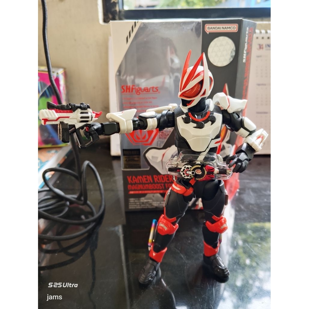 SHF kamen Rider Geats Magnum Boost ori bandai