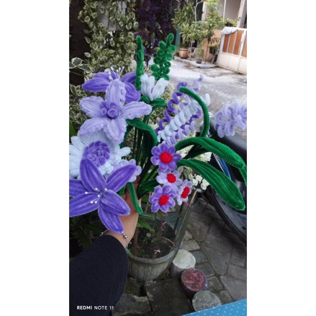 bunga bucket ,paket bunga kawat bulu bucket