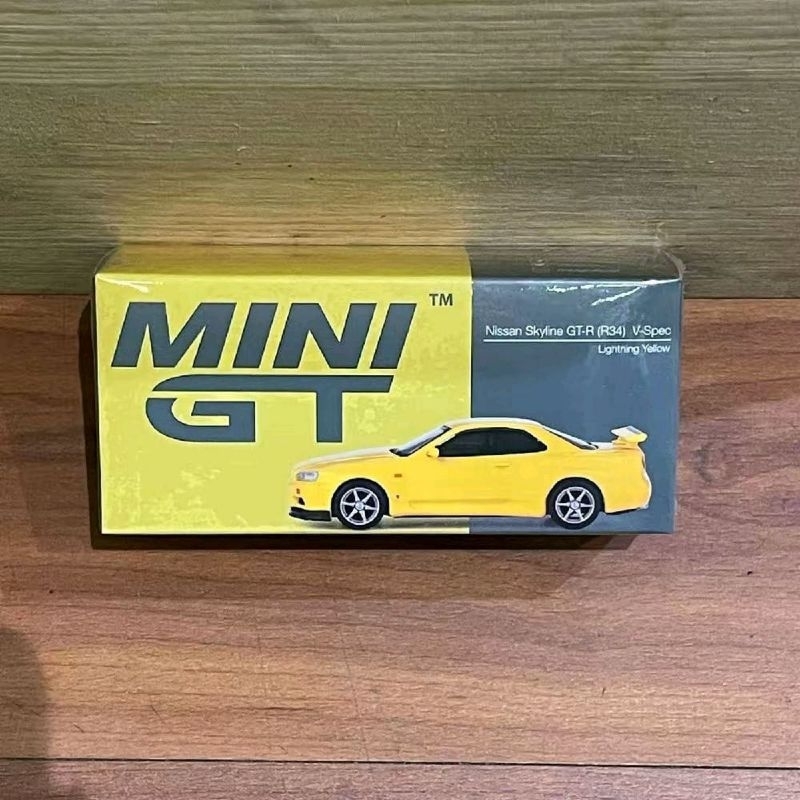 MINIGT 762 NISSAN SKYLINE GT-R R34 V-SPEC LIGHTNING YELLOW MINIGT