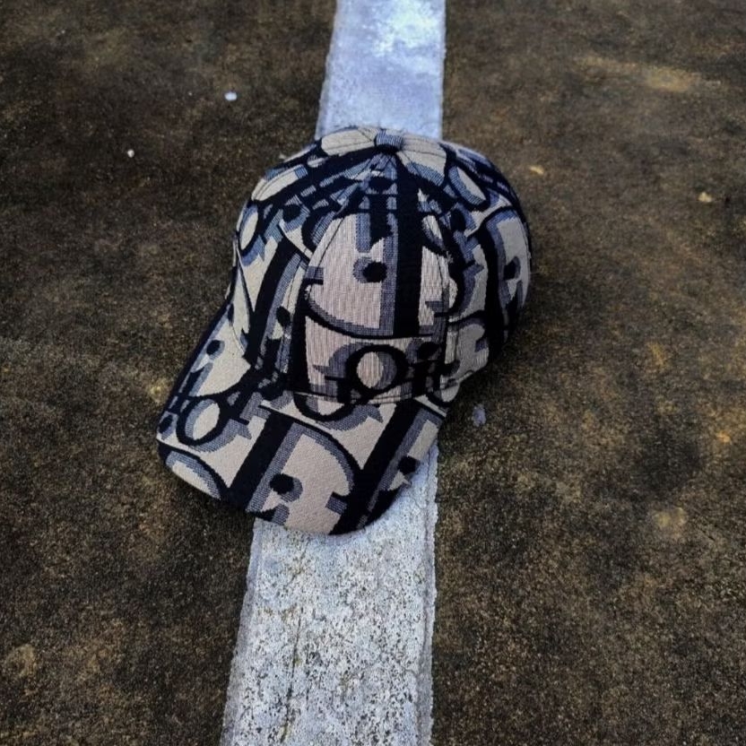 Topi Branded Luxury Oblique Baseball Cap