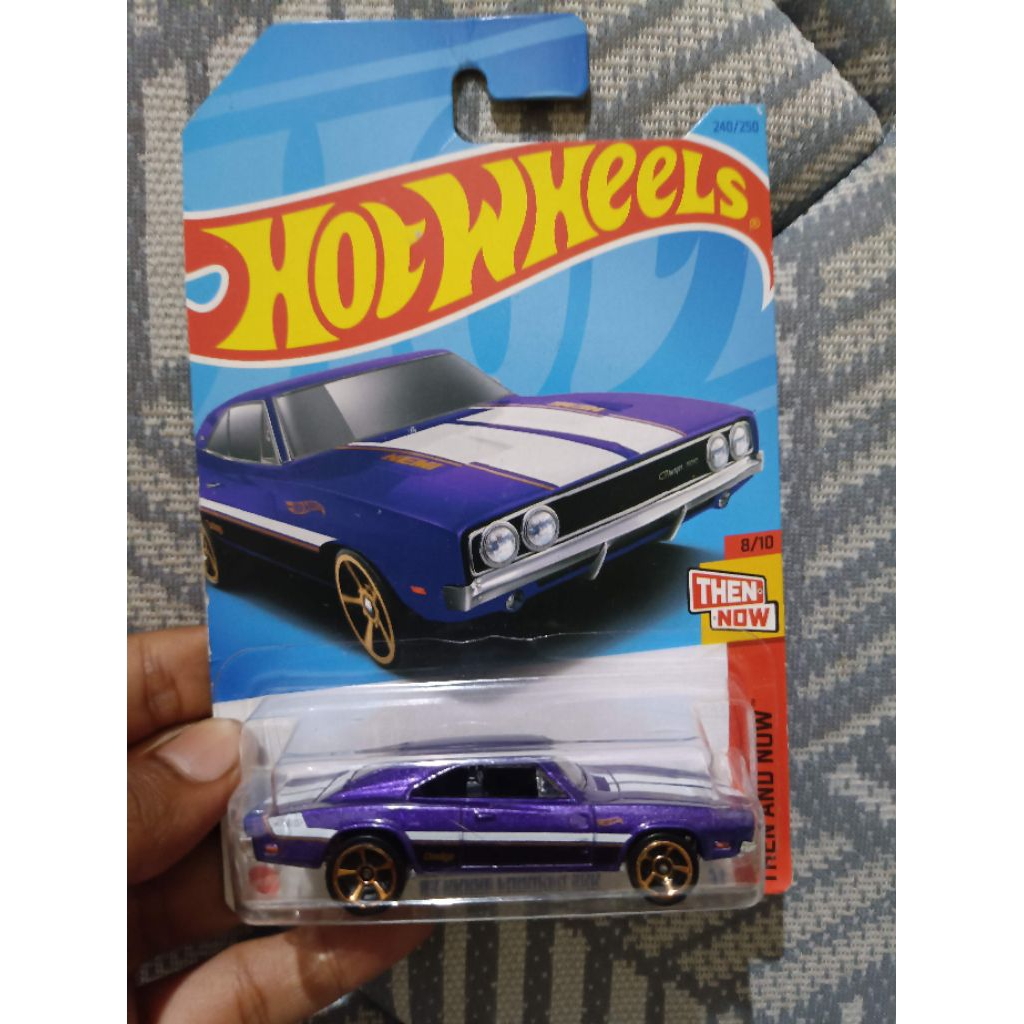 hotwheels 69 dodge charger