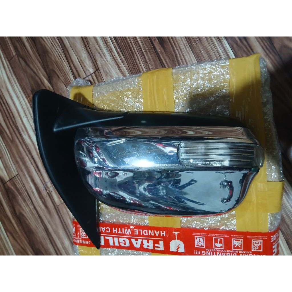 spion daihatsu luxio tipe x sebelah kanan
