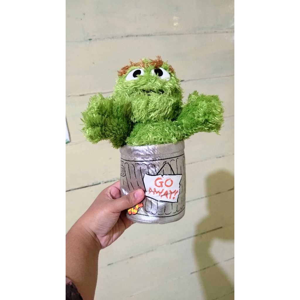 Boneka Oscar sesame street