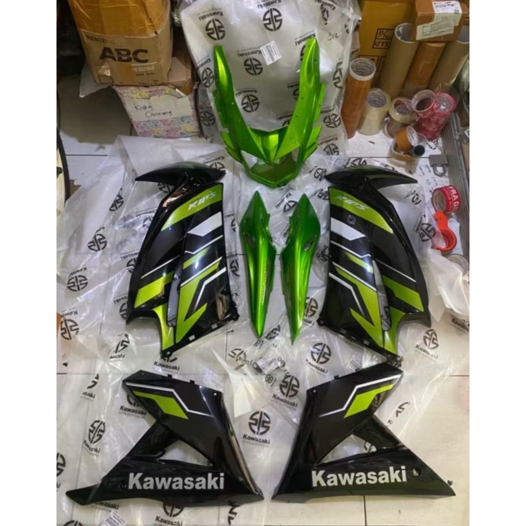 Fairing set atas bawah dan cover body belakang new ninja rr hitam list hijau 2015 original