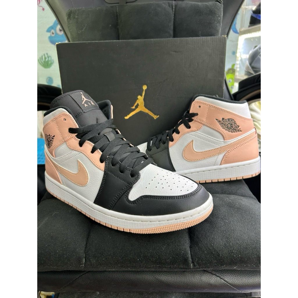 Air Jordan 1 Mid ‘Crimson Tint’