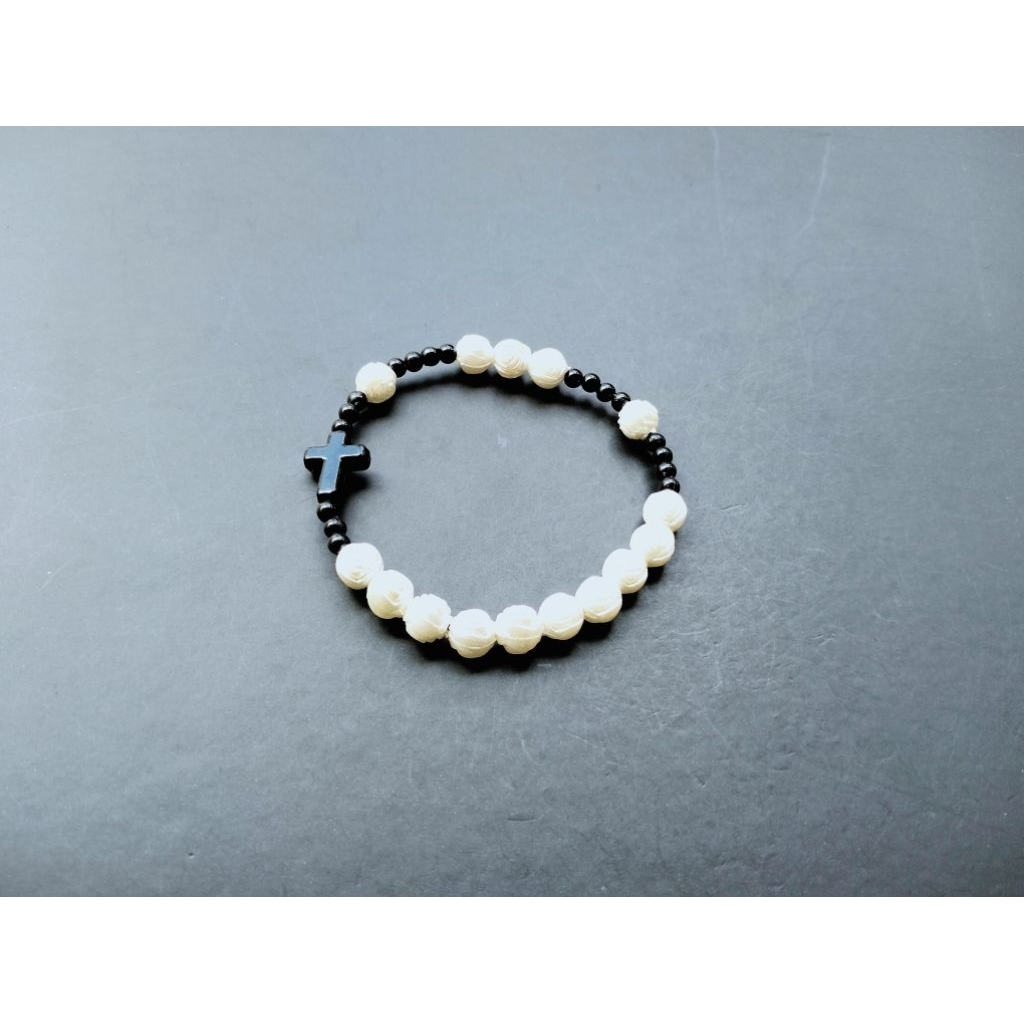 G1659 GELANG ROSARIO SALIB MUTIARA MAWAR PUTIH BW PREMIUM GELANG KATOLIK