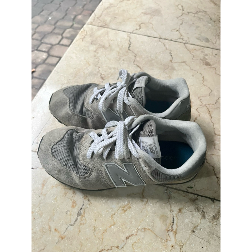 Sepatu NB 574