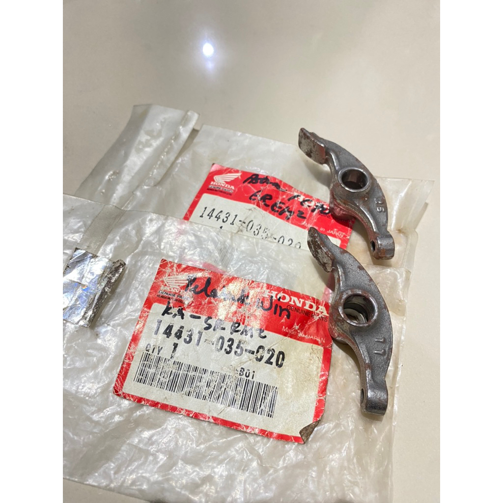 pelatuk rocker arm  klep honda win original japan 14431 035 020
