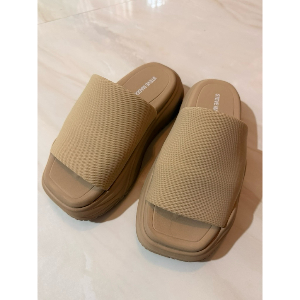 sandal NEW steve madden
