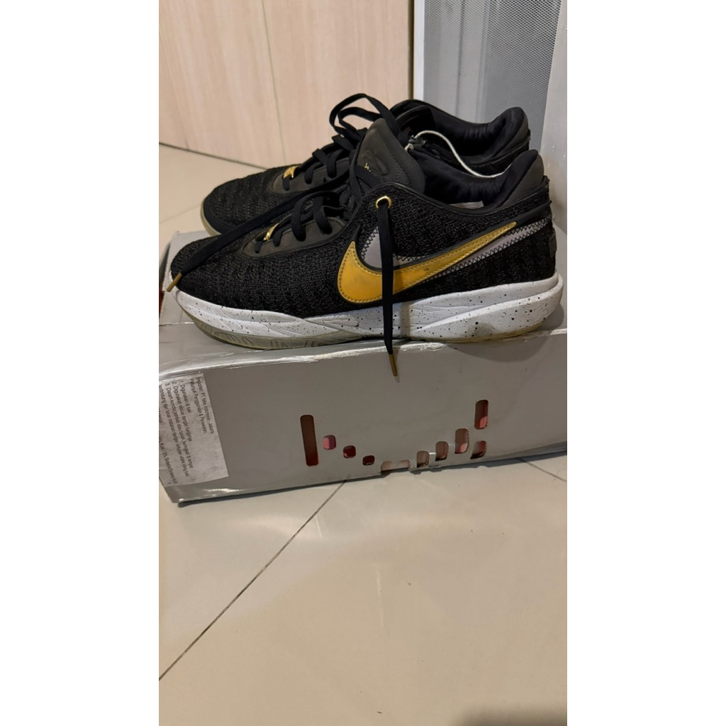 Nike Lebron 20 "Black/Metallic Gold" sneakers