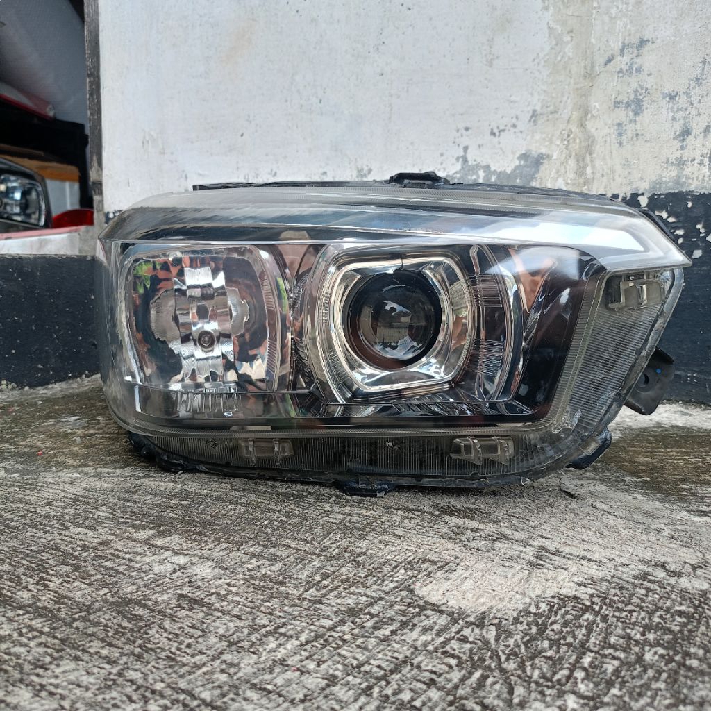 Headlamp Wuling Confero S / lampu depan wuling confero s ori copotan
