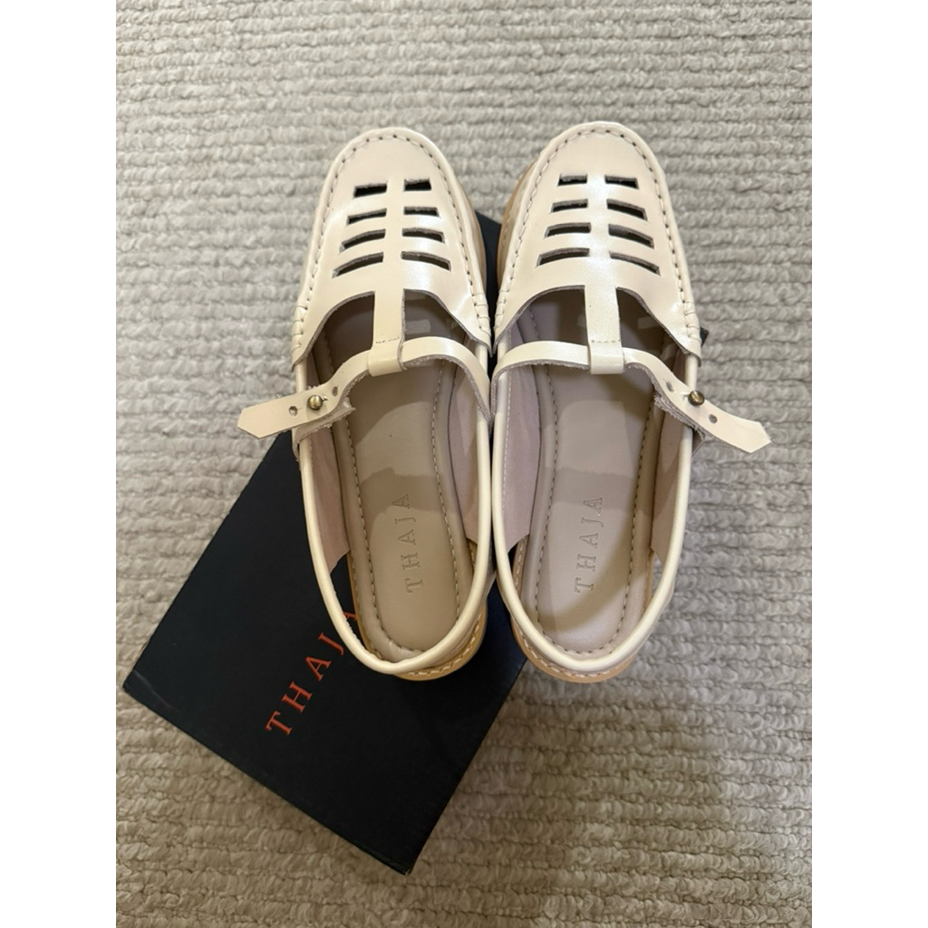 Preloved THAJA Hibi Fisherman Ivory Sandal Wanita