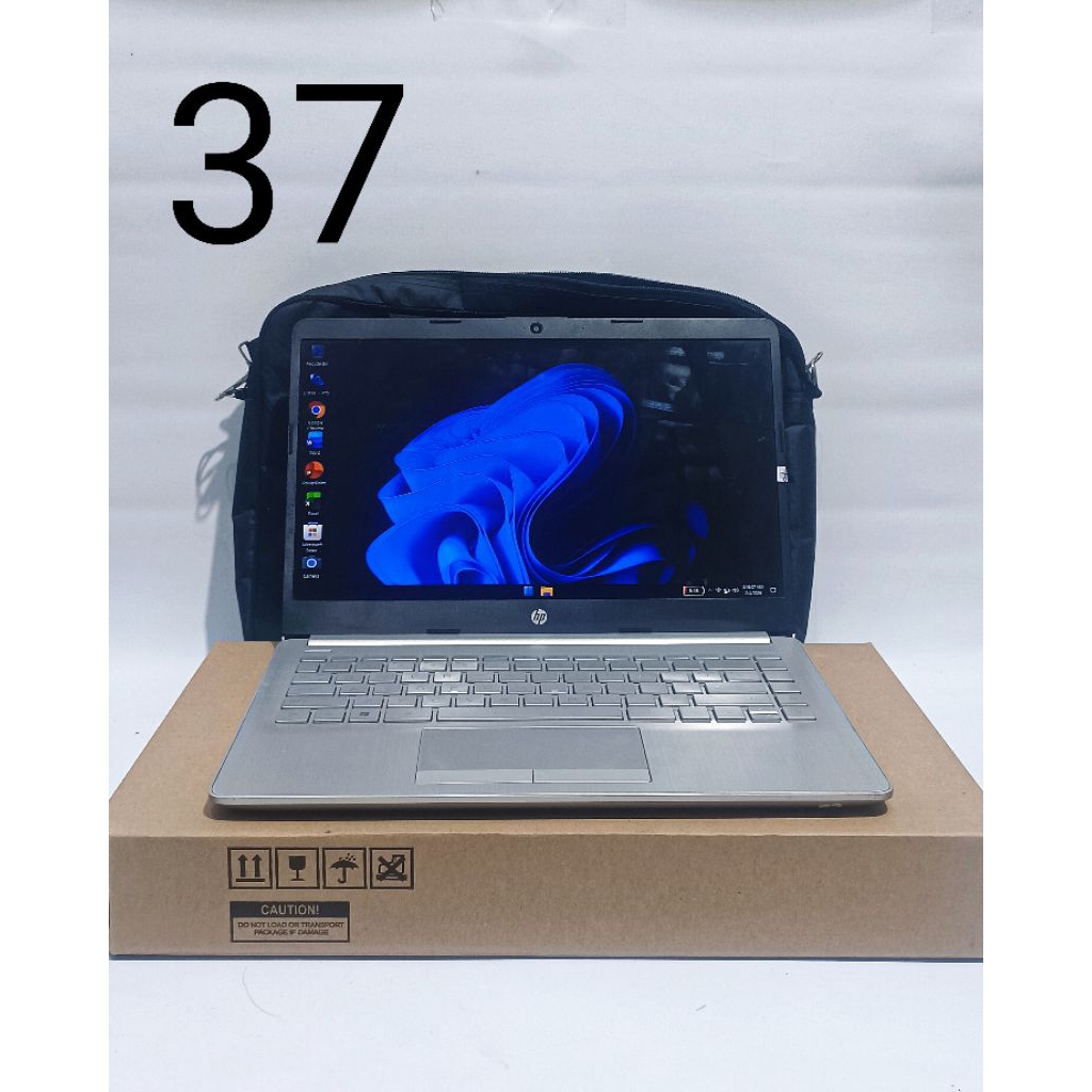 HP 14s-dk0024AU AMD A9-9425 Radeon R5 Ram 8 GB SSD 256GB Led 14" bazzell Baterai 2 jam