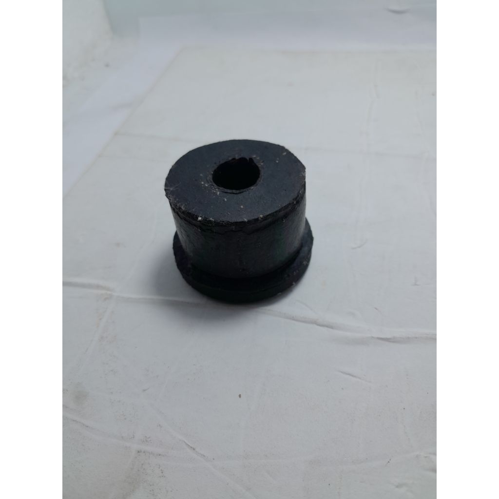 KARET BUSHING PER DAUN BESAR FUTURA T120SS BOS PER