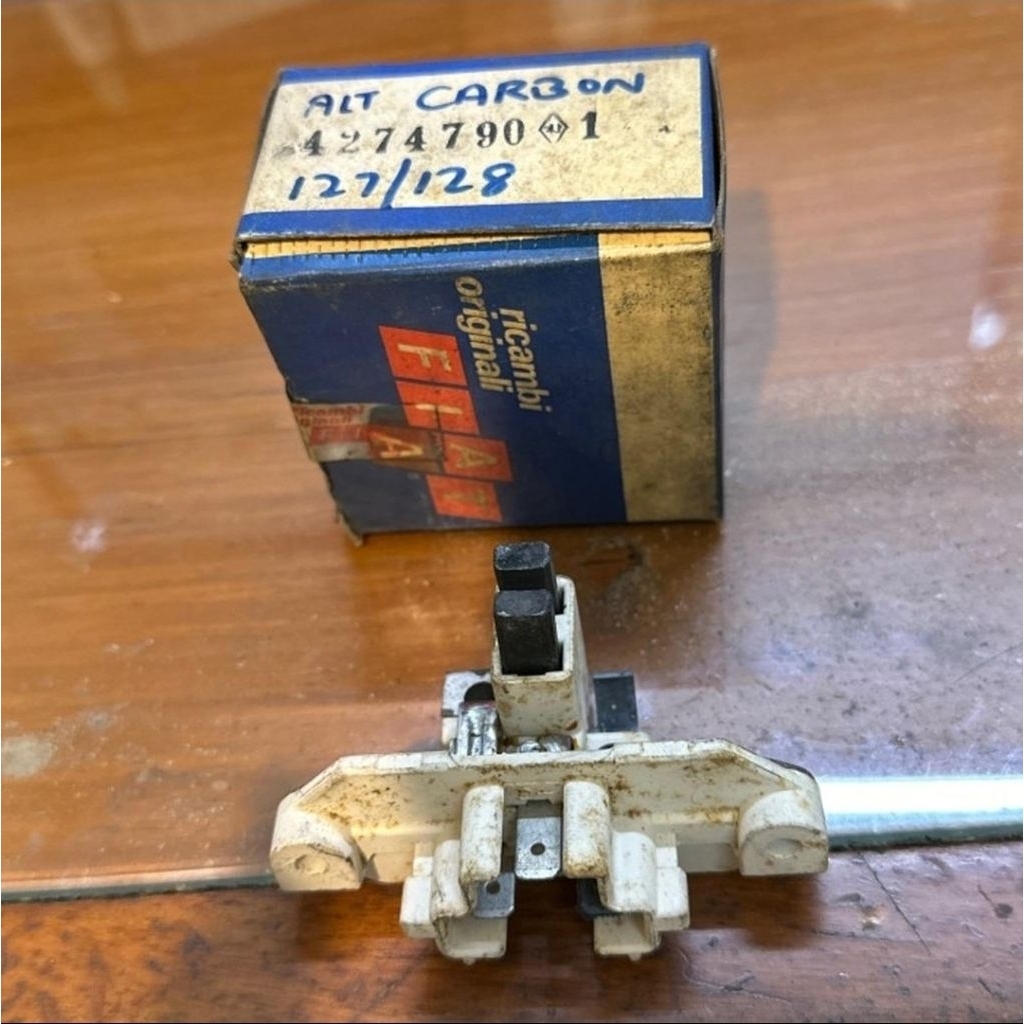 Fiat 4274790 Carbon brush support Fiat 127/128 original