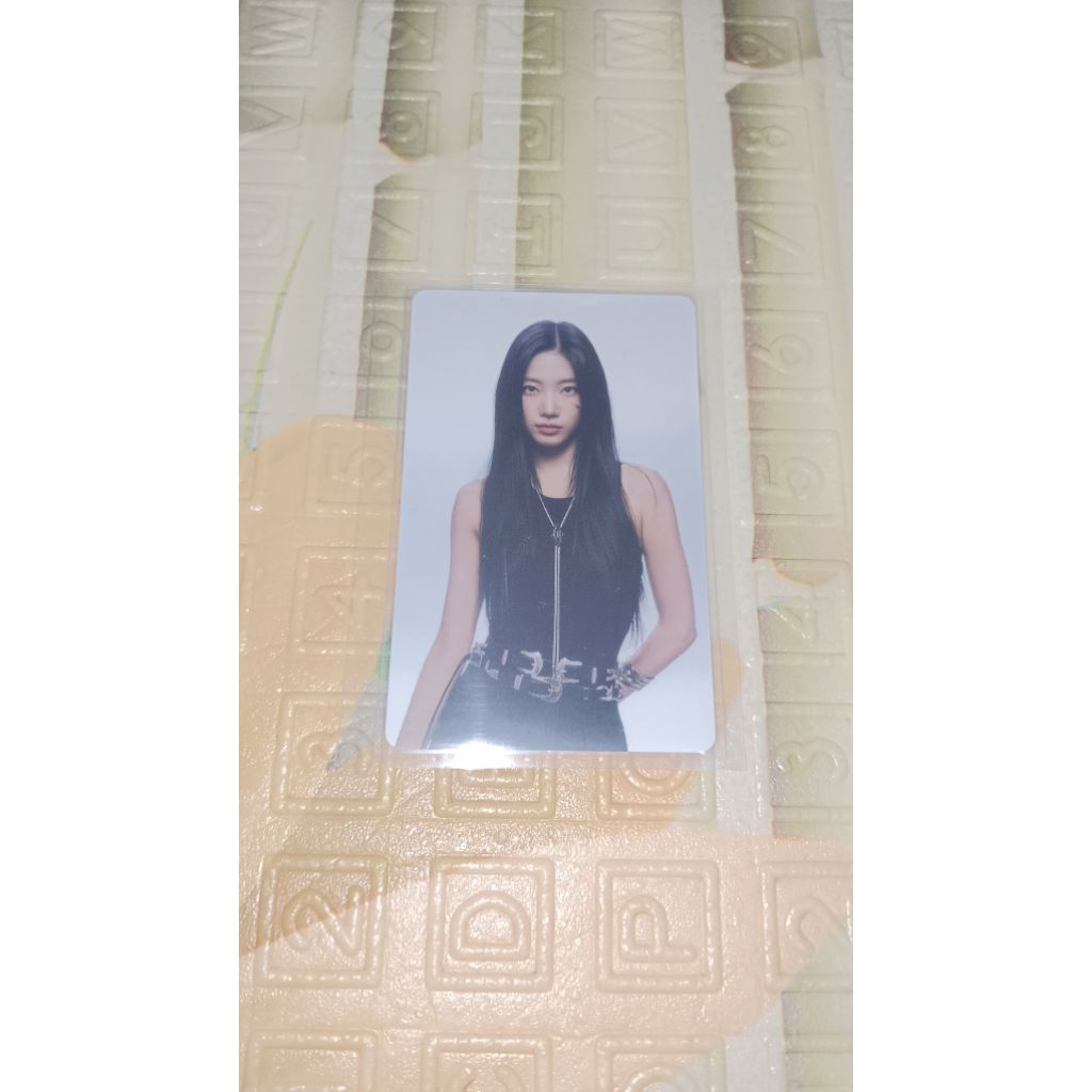 PHOTOCARD KAZUHA POB WEVERSE CONTACT UNFORGIVEN
