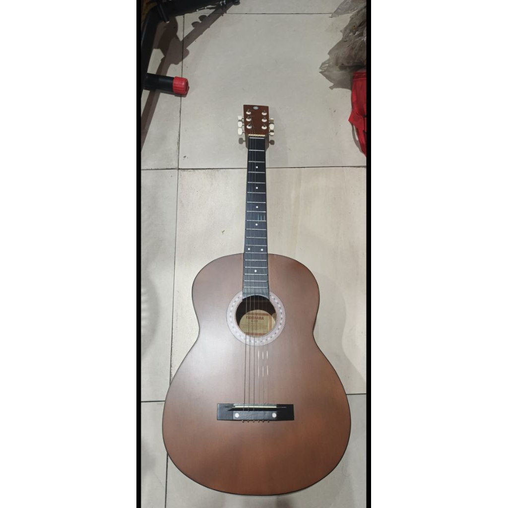 Gitar Yamaha G-225