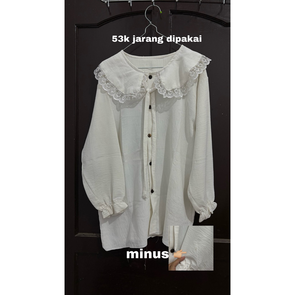 PRELOVED BLOUSE KERAH RENDA