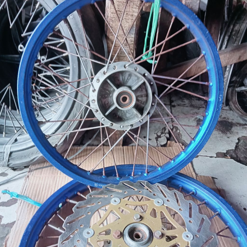 VELG VARIASI JARI JARI PAKEAN HONDA SUPRA X 125 DOBEL DIS.ATAU HONDA SONIC
