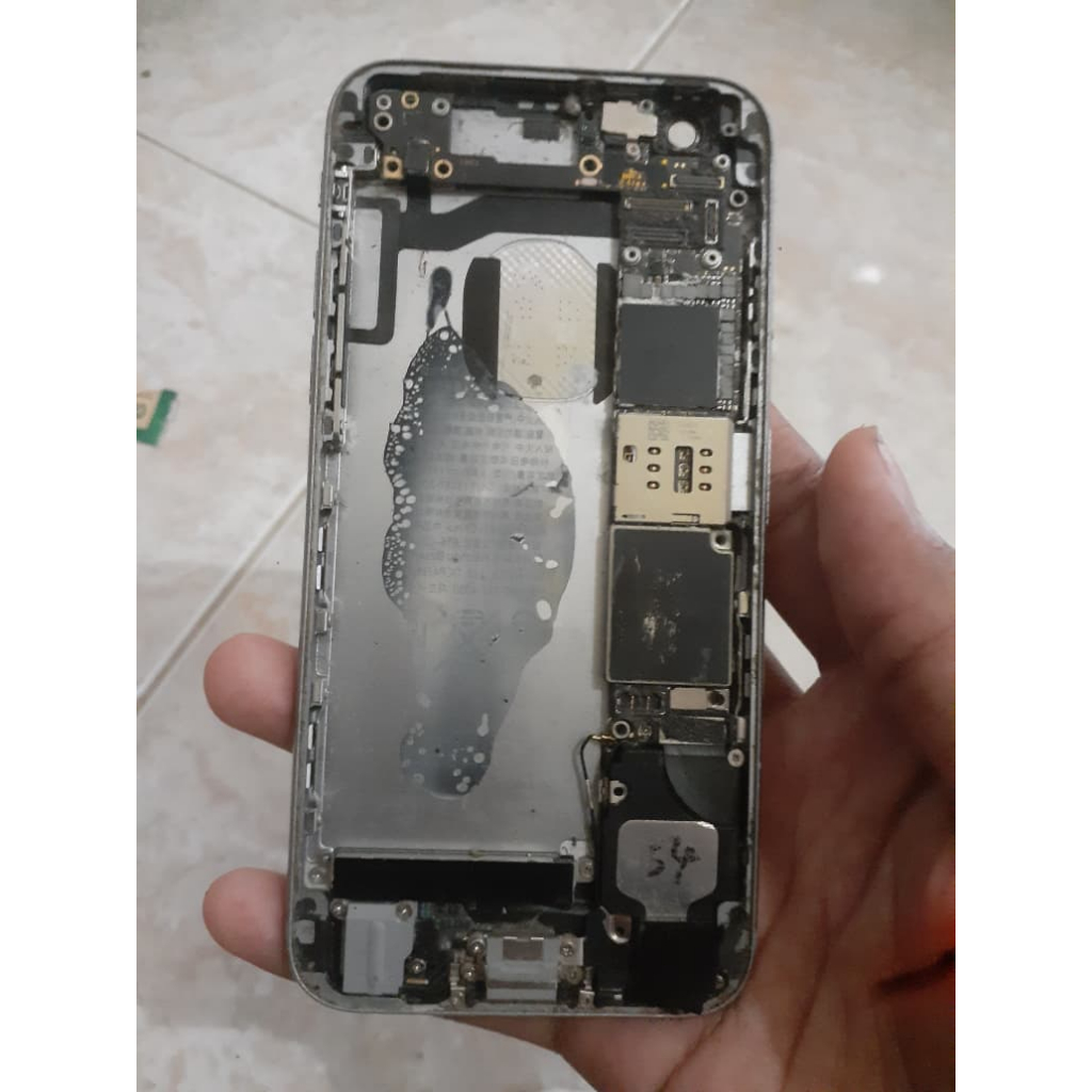 Mesin iPhone 6s hidup minus