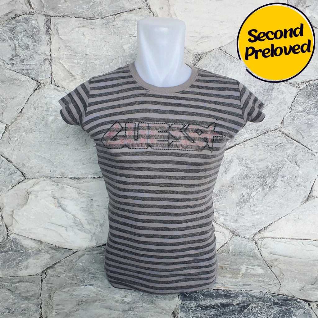 Baju Kaos Wanita / Anak GUESS - Size S / LD 42 cm - Original - Used