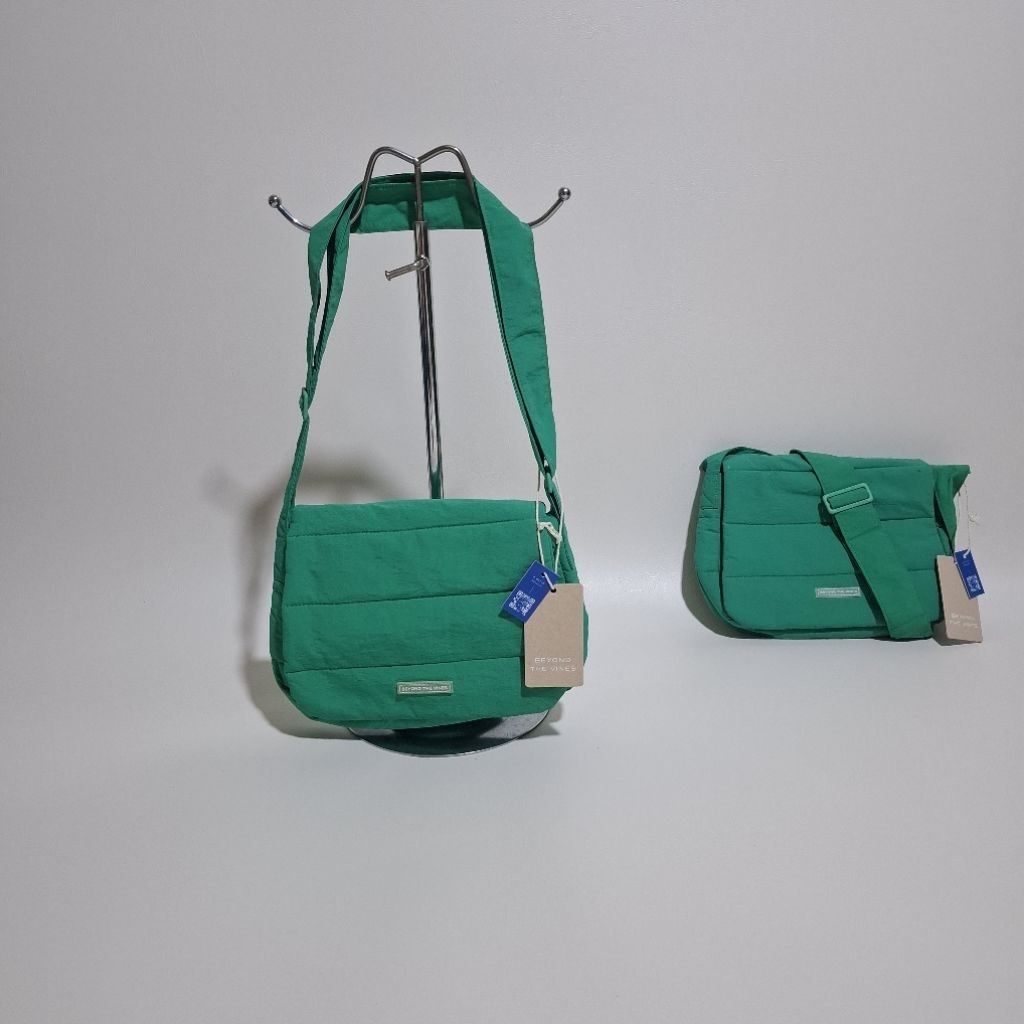 BTV Poofy Bag Green
