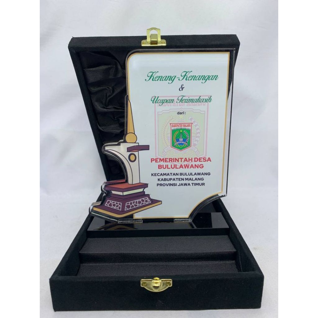 plakat penghargaan, plakat kenang-kenangan, plakat cinderamata, plakat 1 hari jadi, tebal 5mm+bok bl