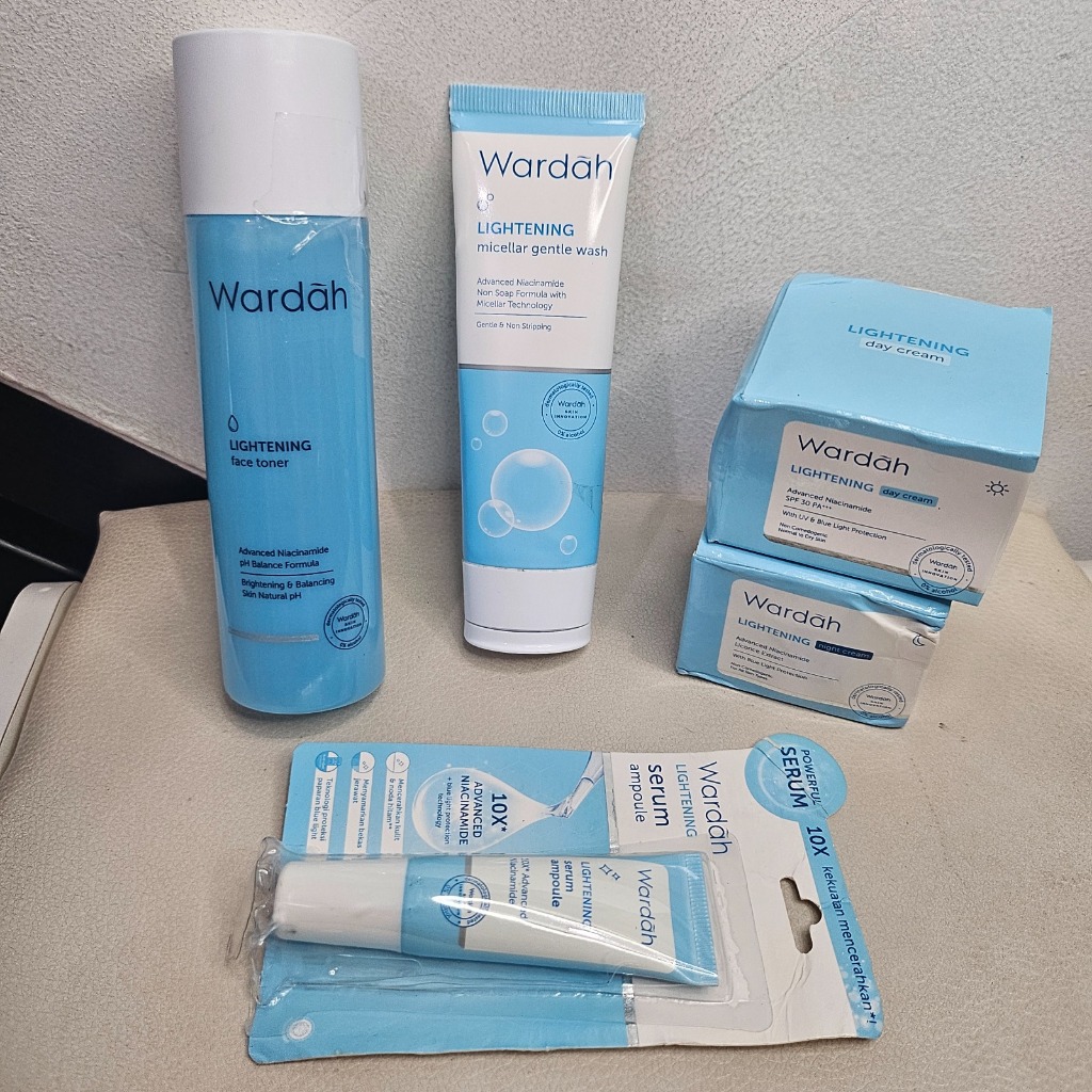 Paket Skincare Wardah Lightening isi 5 pcs 1 set