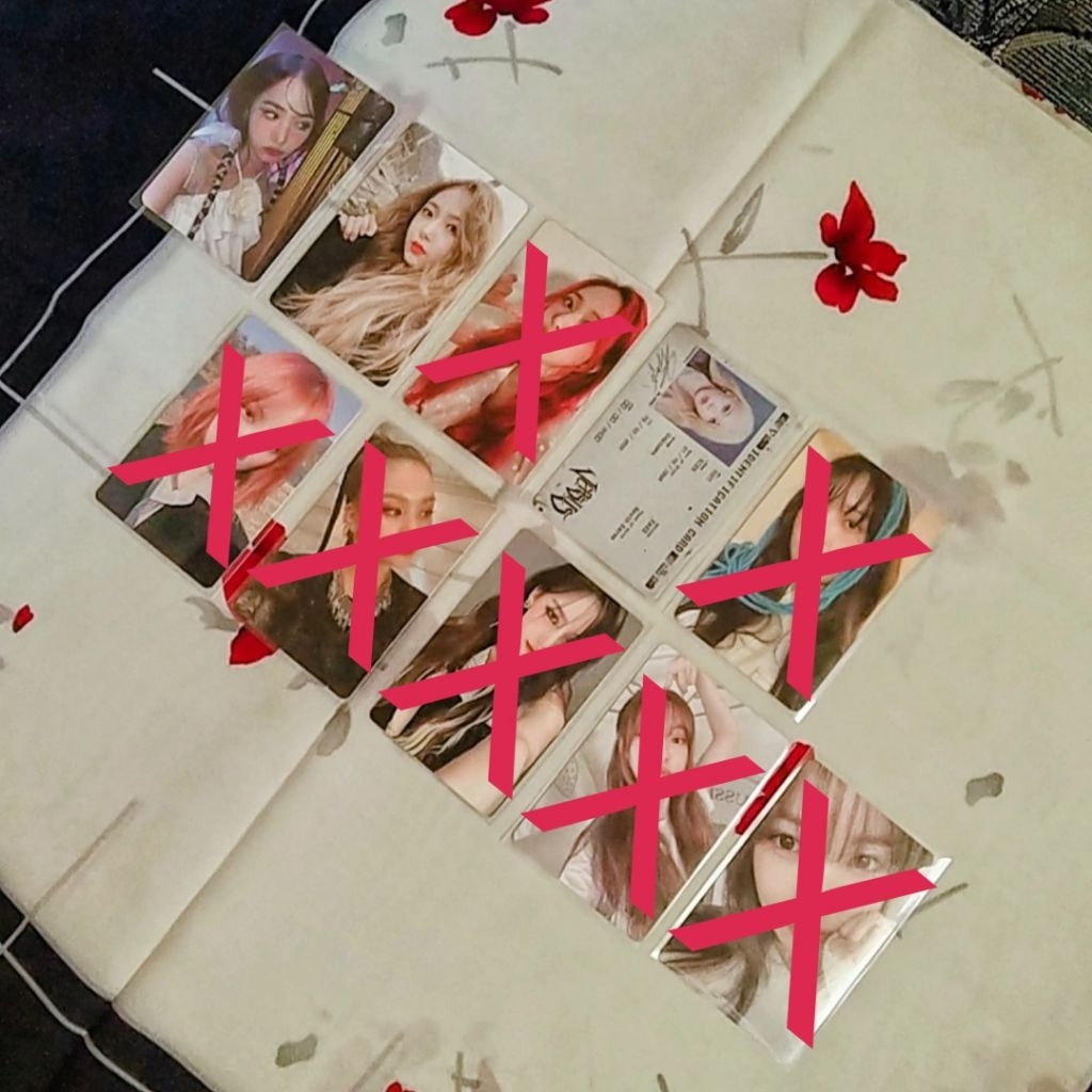 GFRIEND official photocard.