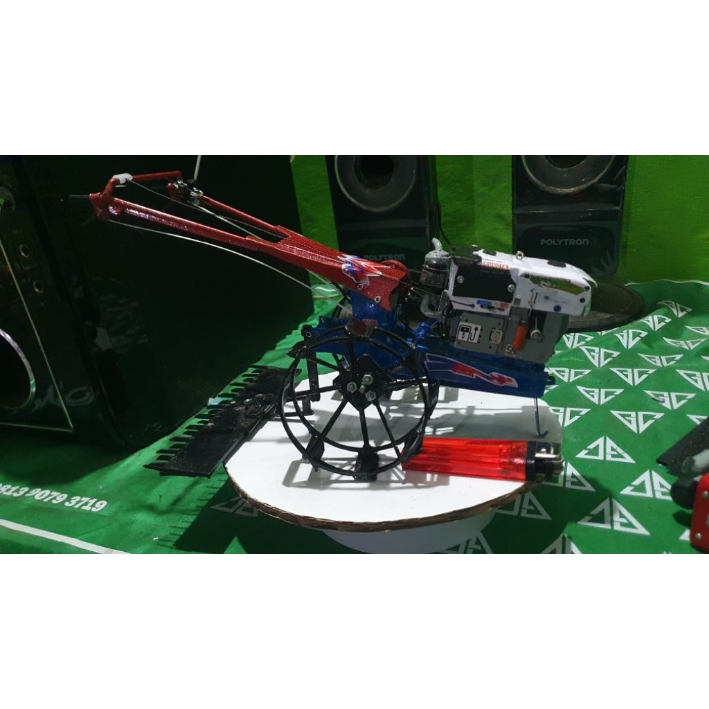 miniatur Traktor, mainan & pajangan