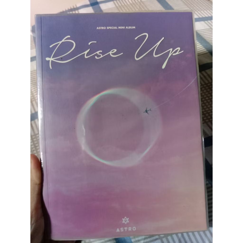 ASTRO OFFICIAL MINI ALBUM RISE UP [ALBUM ONLY + CD]