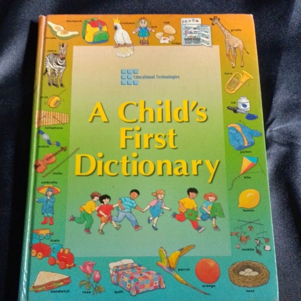 Buku A Child First Dictionary Preloved